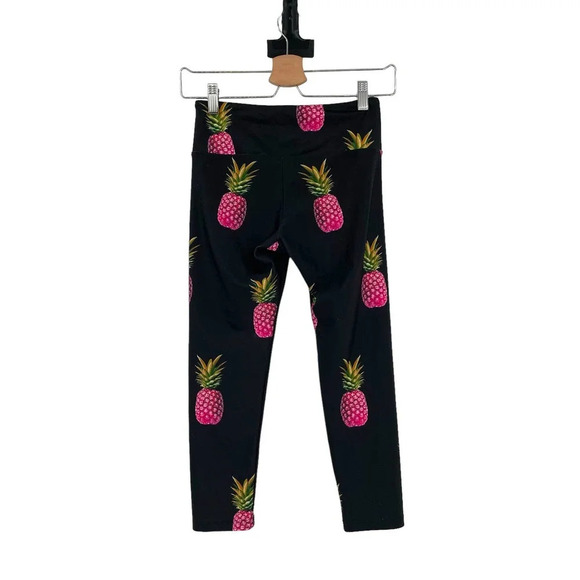 Goldsheep Black Pink Pineapple Print Cropped Leggings Size Small - Picture 4 of 6